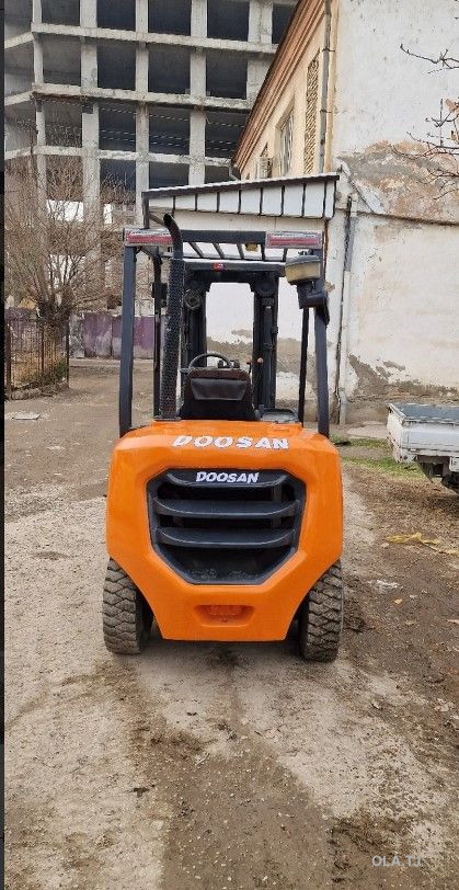 Вилочный погрузчик