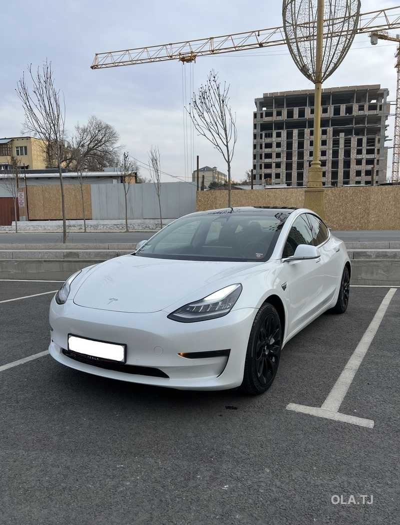 Tesla Model 3,  2021