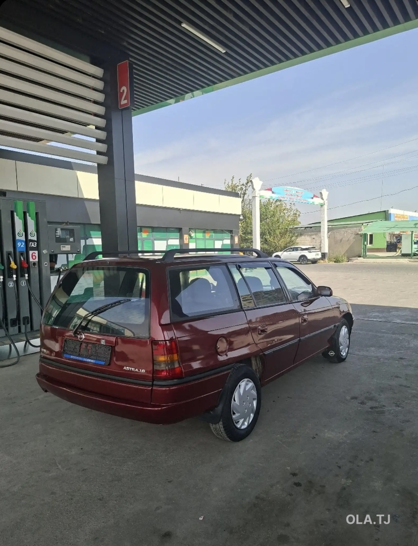 Opel Astra F,  1995