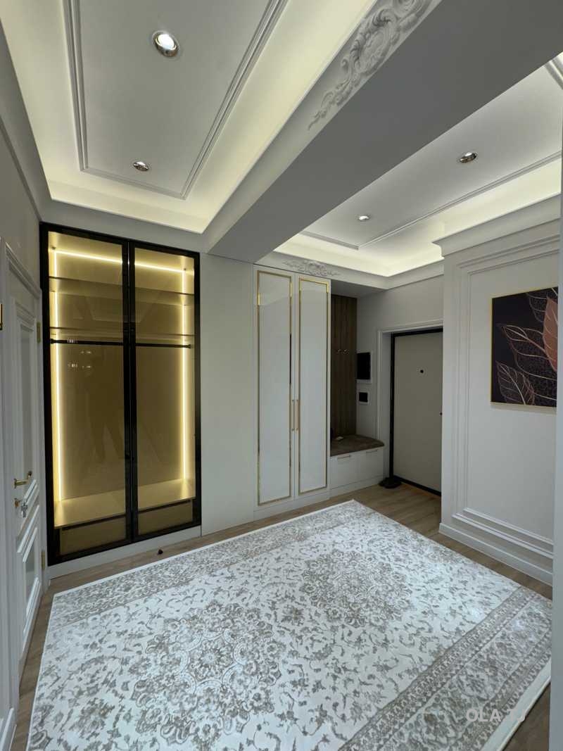 3 комнатная квартира, 8 этаж, 90 м²