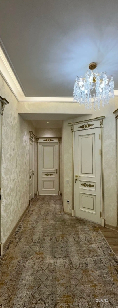 4 комнатная квартира, 5, 145 м²
