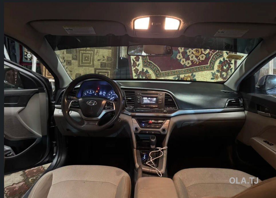 Hyundai Elantra,  2017