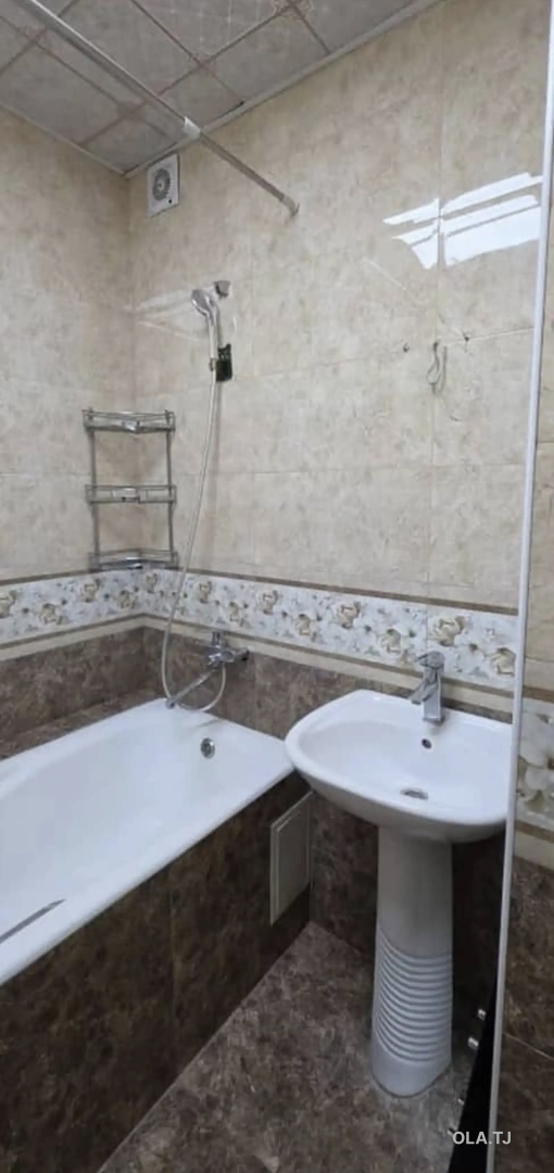 3 комнатная квартира, 2 этаж, 140 м²