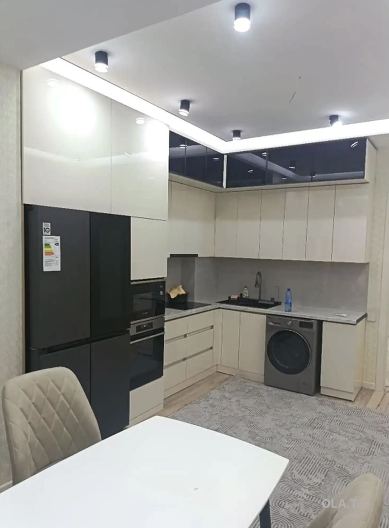 3 комнатная квартира, 8 этаж, 115 м²