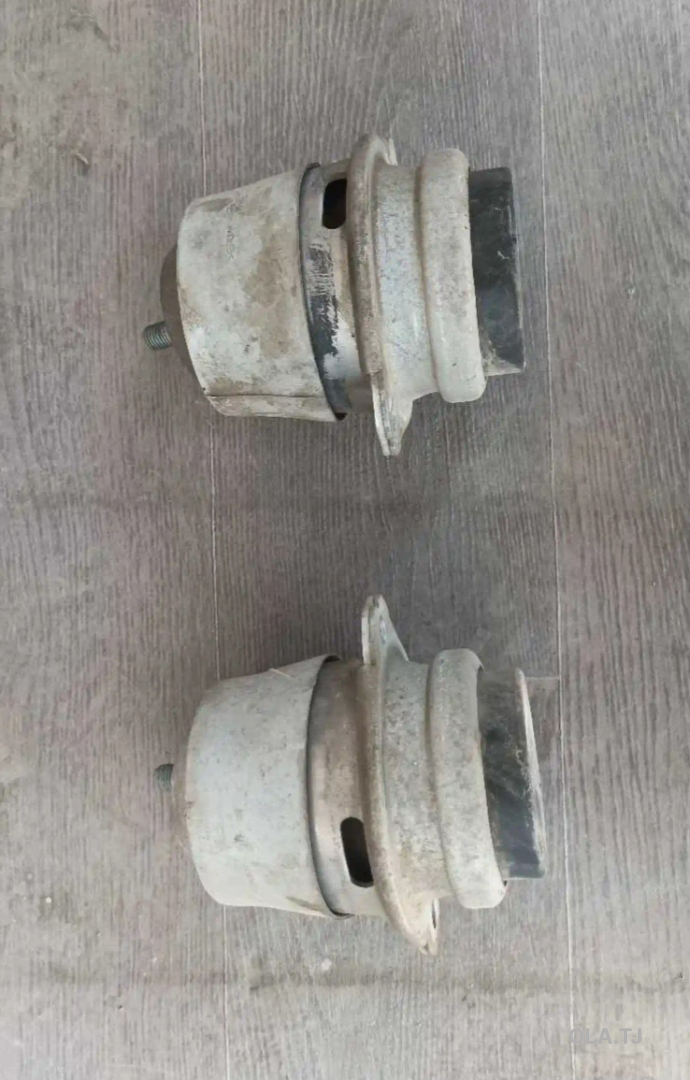 Подушка двигателя Volkswagen
