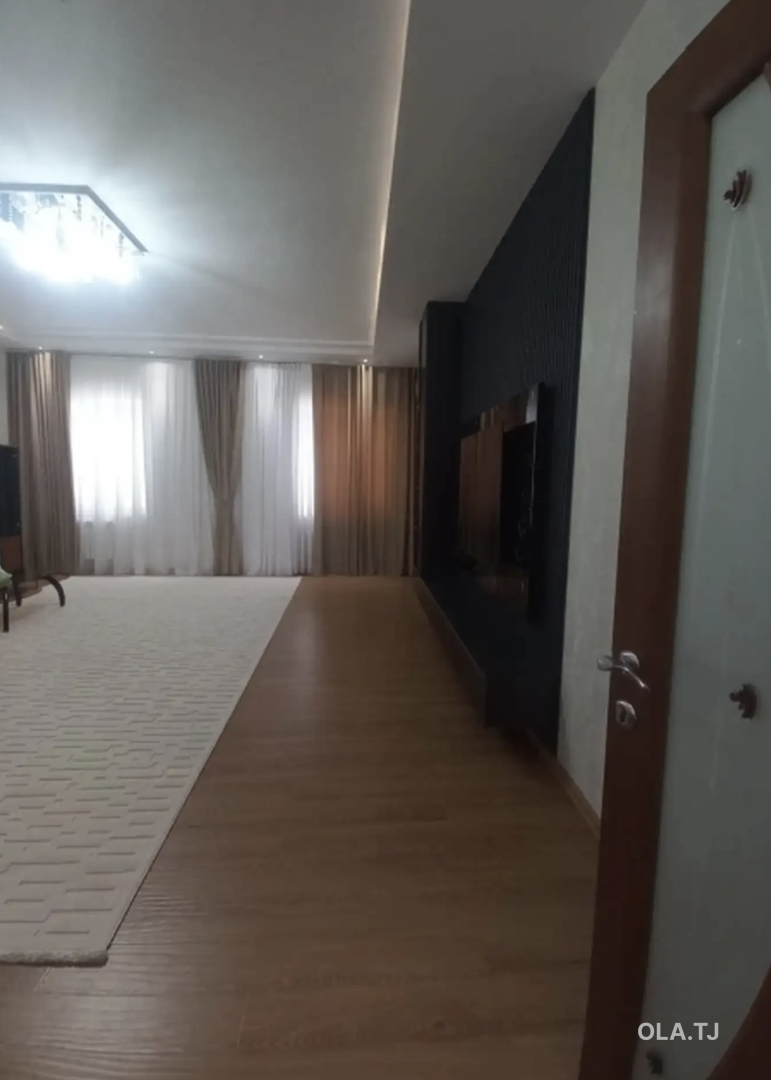 3 комнатная квартира, 3 этаж, 140 м²