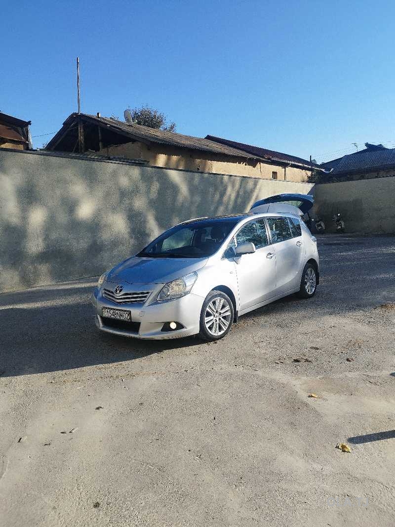 Toyota Verso,  2010
