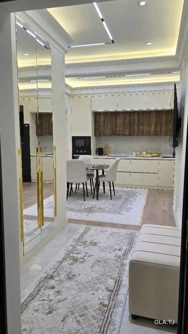 3 комнатная квартира, 18 этаж, 101 м²