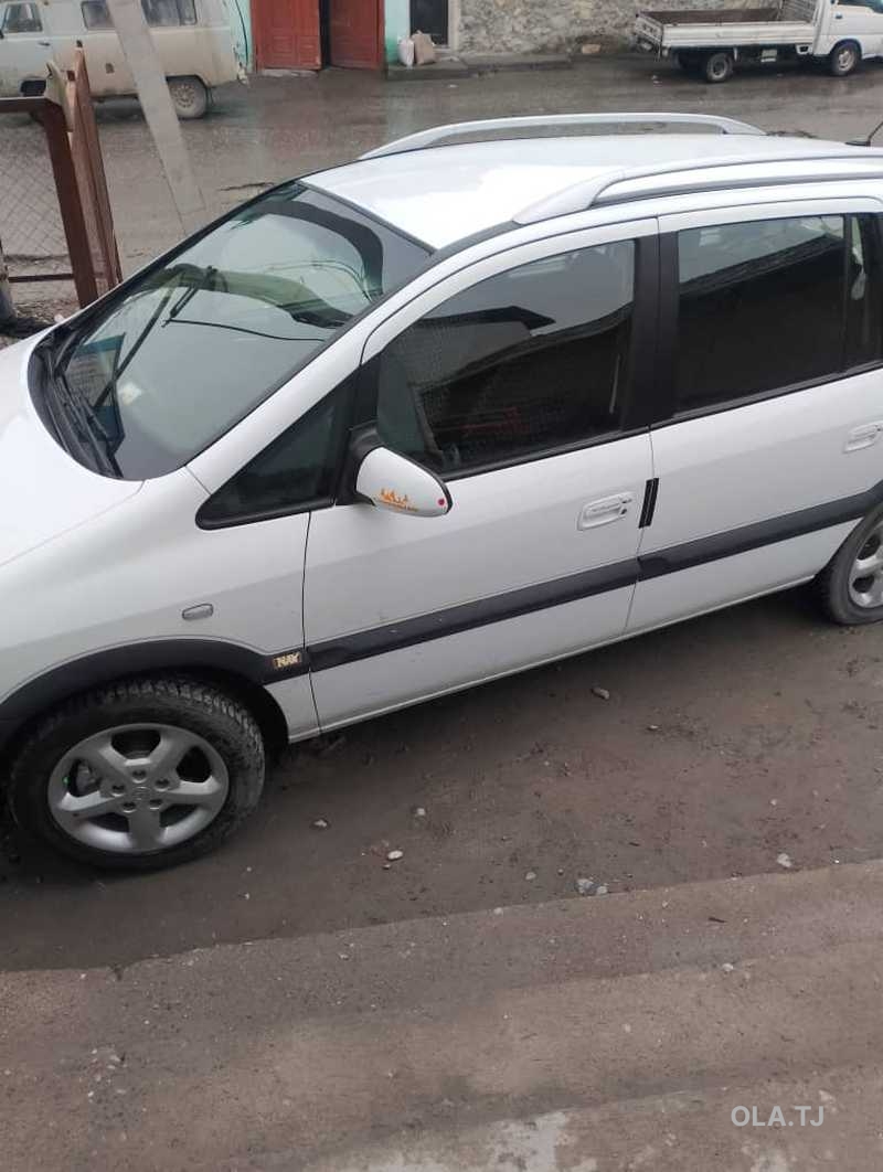 Opel Zafira,  2004