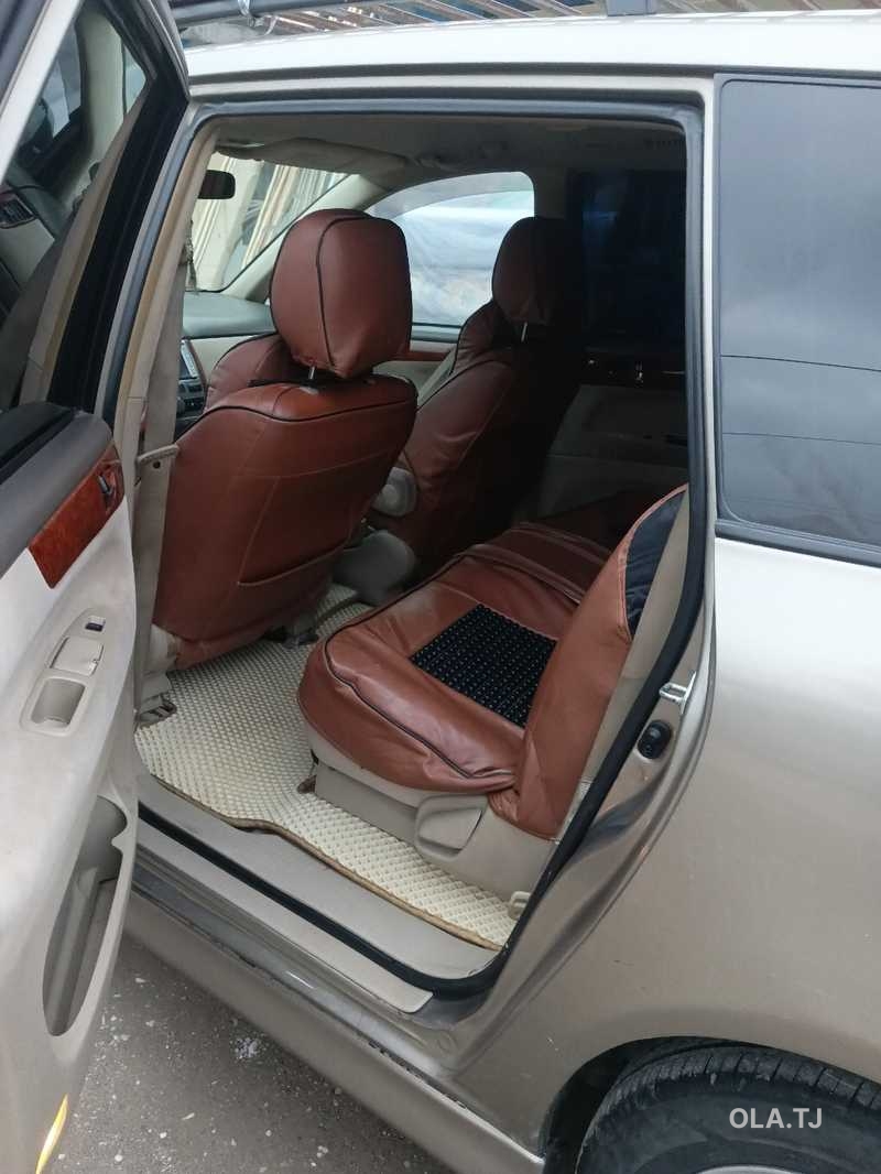 Toyota Ipsum,  2010