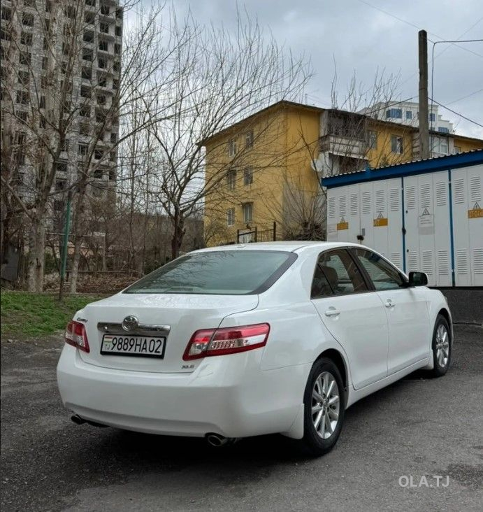 Toyota Camry,  2010