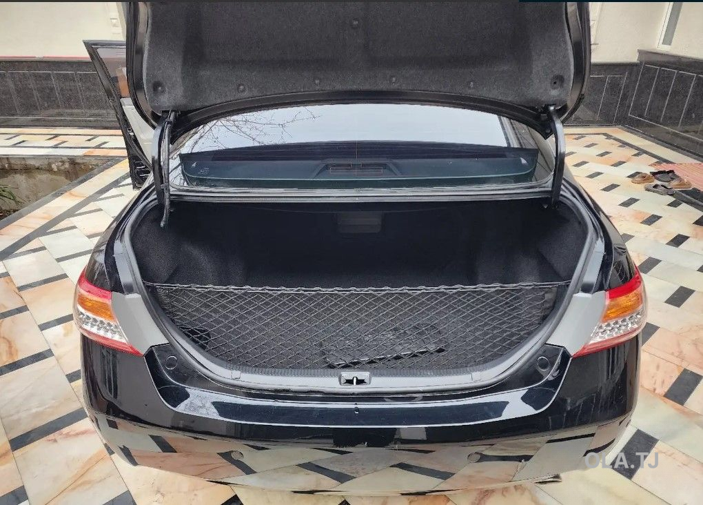 Toyota Camry,  2010
