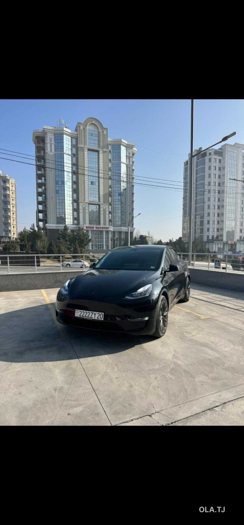 Tesla Model Y,  2020