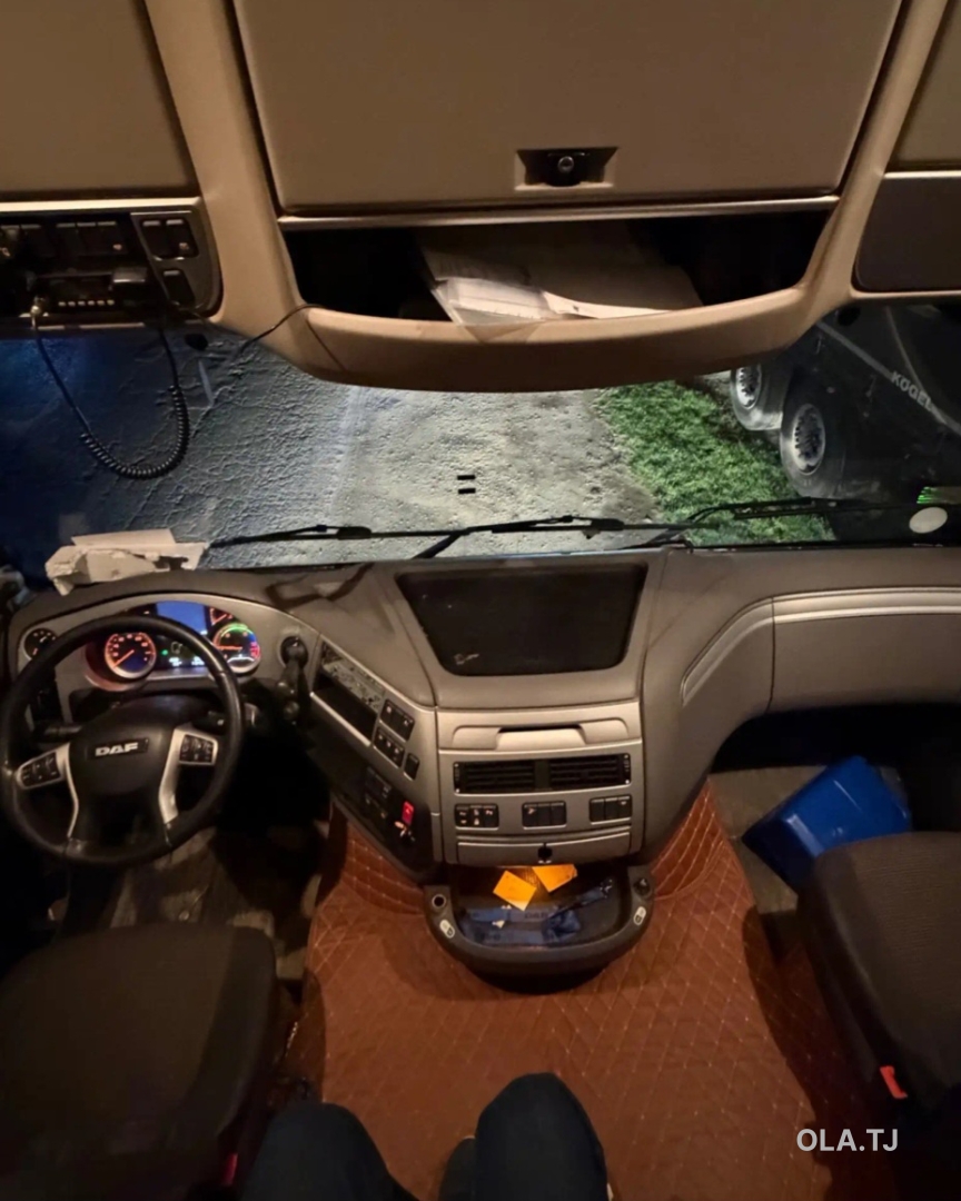 Седельный тягач DAF XF 106.460-2016