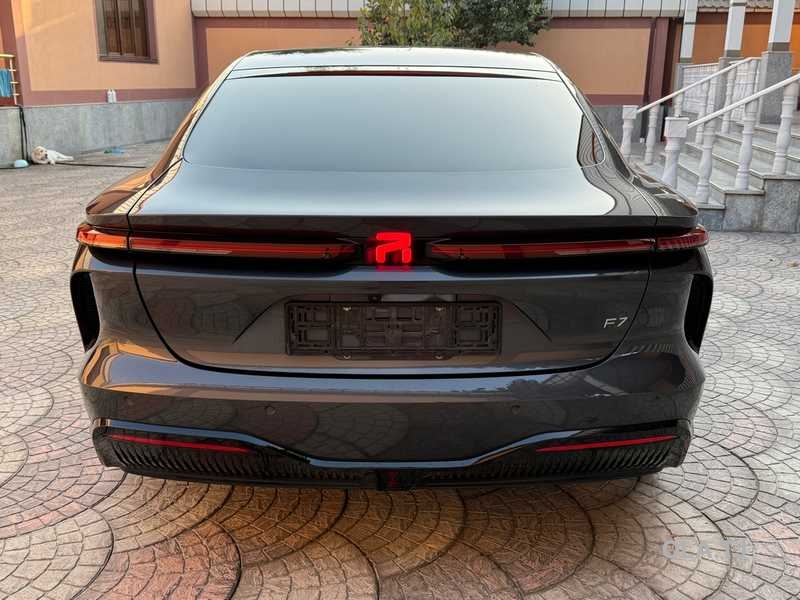 Rising Auto R7, 2024