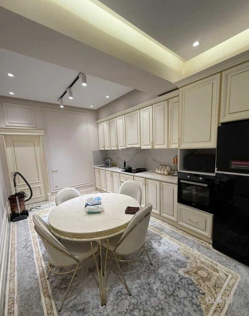 3 комнатная квартира, 9 этаж, 101 м²