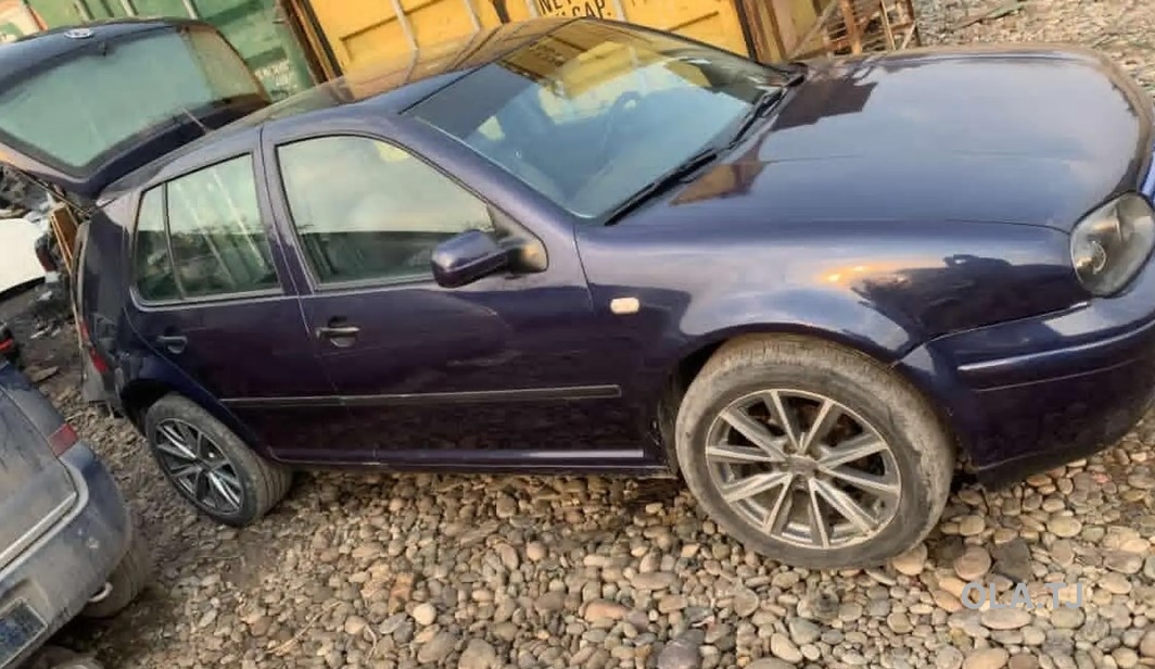Volkswagen Golf,  2001