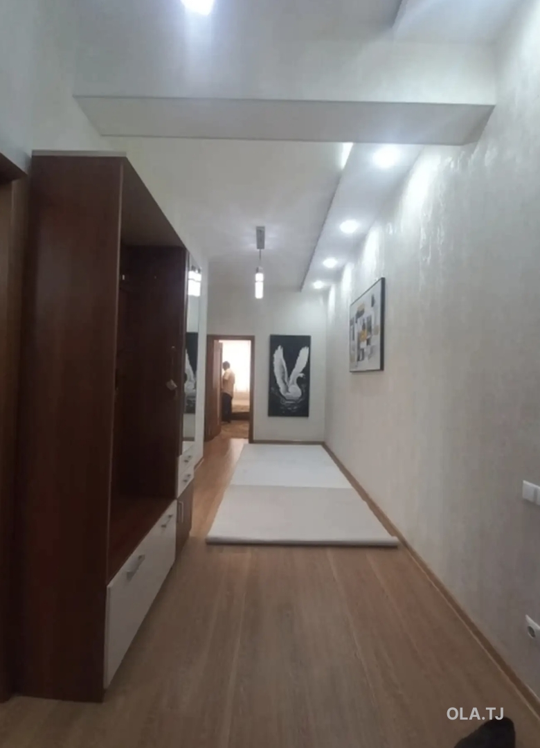 3 комнатная квартира, 3 этаж, 140 м²