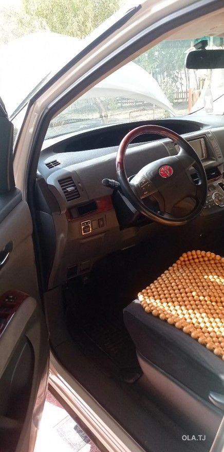 Toyota Estima,  2009