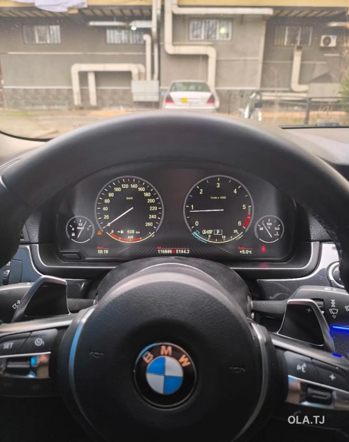 BMW 5 серия,  2016