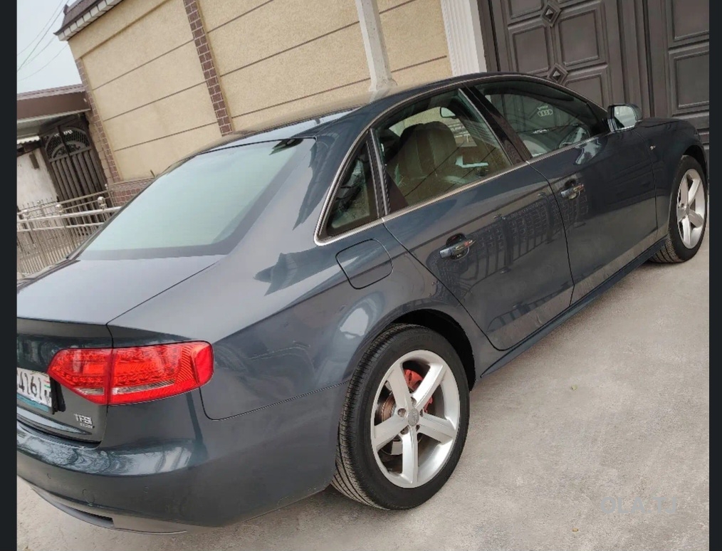 Audi A4,  2011