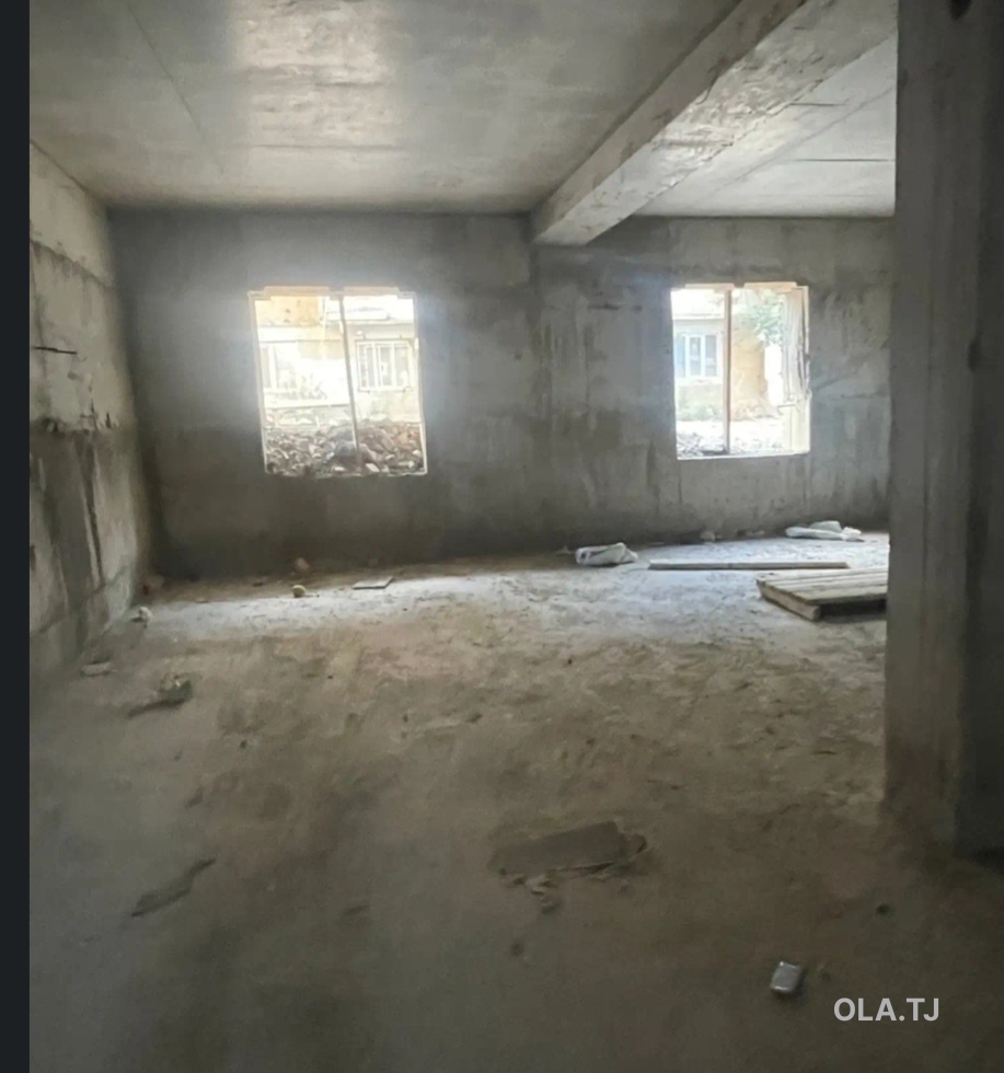 3 комнатная квартира, Цокольный этаж, 100 м²