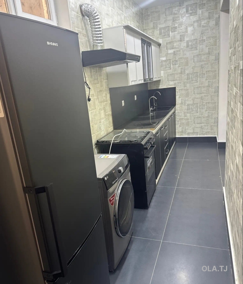 3 комнатная квартира, 2 этаж, 90 м²