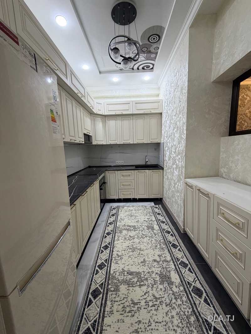 3 комнатная квартира, 8 этаж, 96 м²
