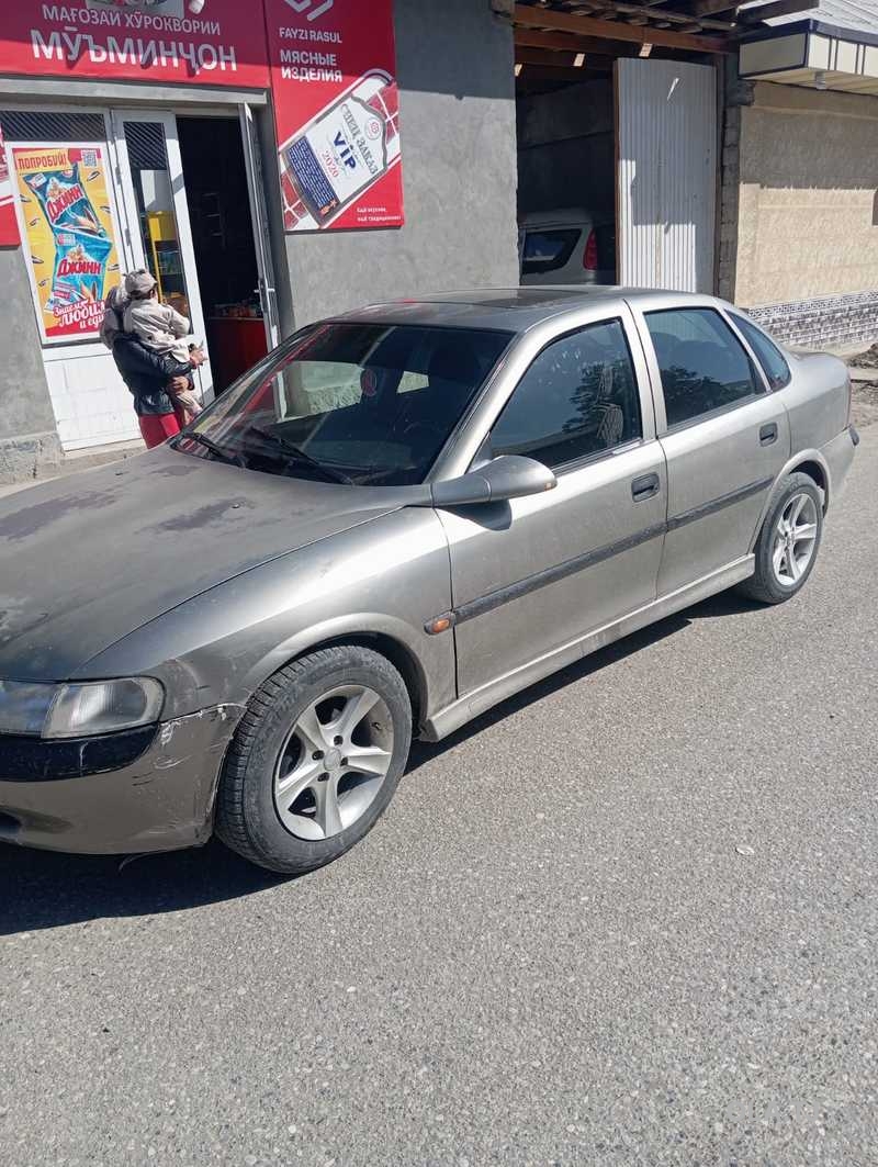 Opel Vectra B,  1995
