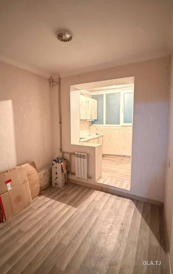 4 комнатная квартира, 1, 80 м²