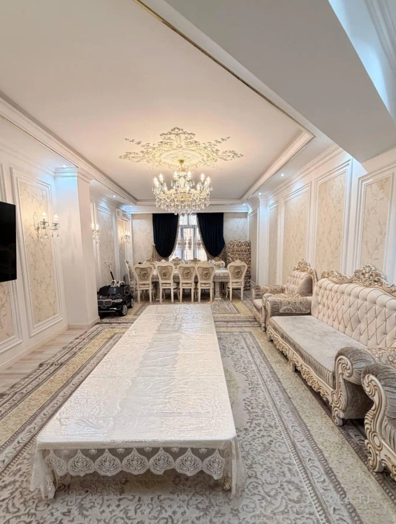 4 комнатная квартира, 10, 195 м²