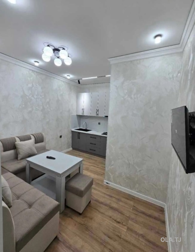 3 комнатная квартира, 2 этаж, 85 м²