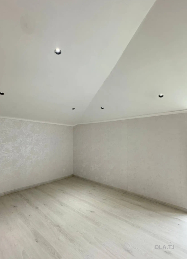 6 комнатная квартира, 3 этаж, 220 м²