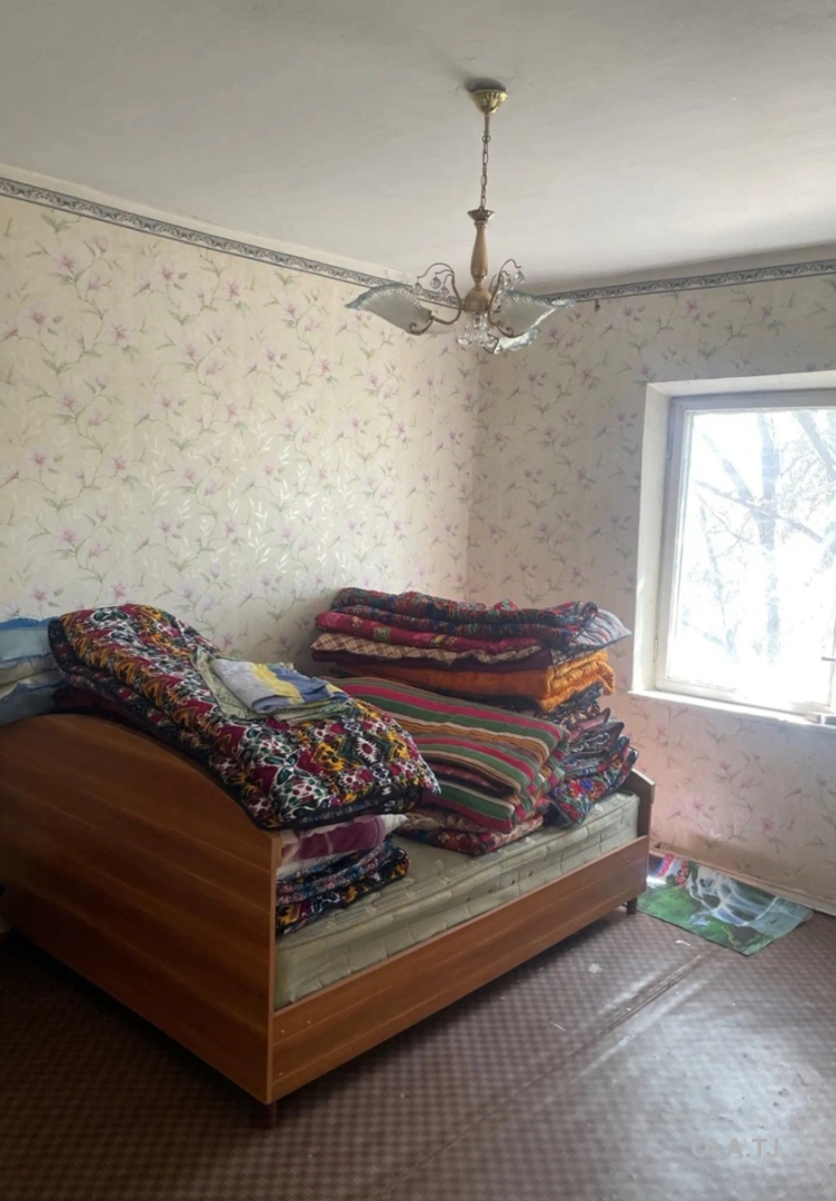 4 комнатная квартира, ,