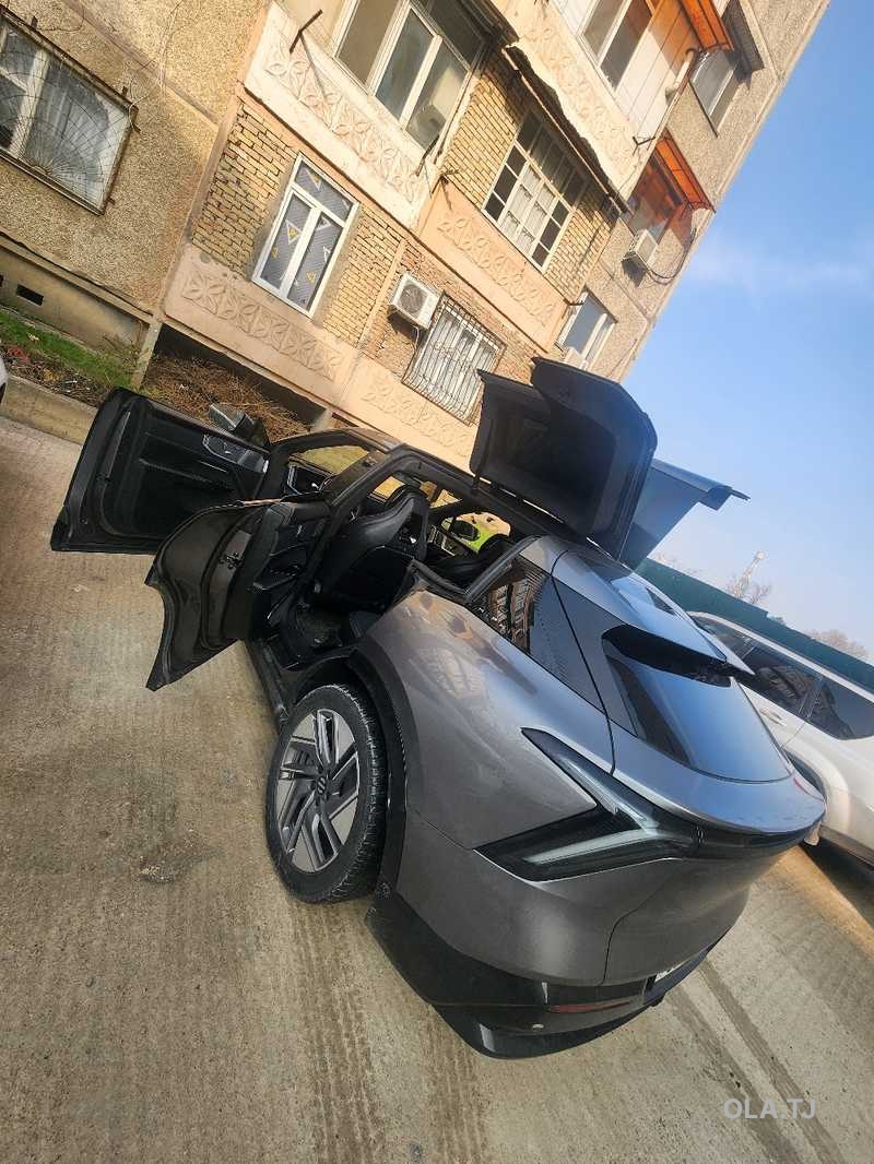 HiPhi X, 2024