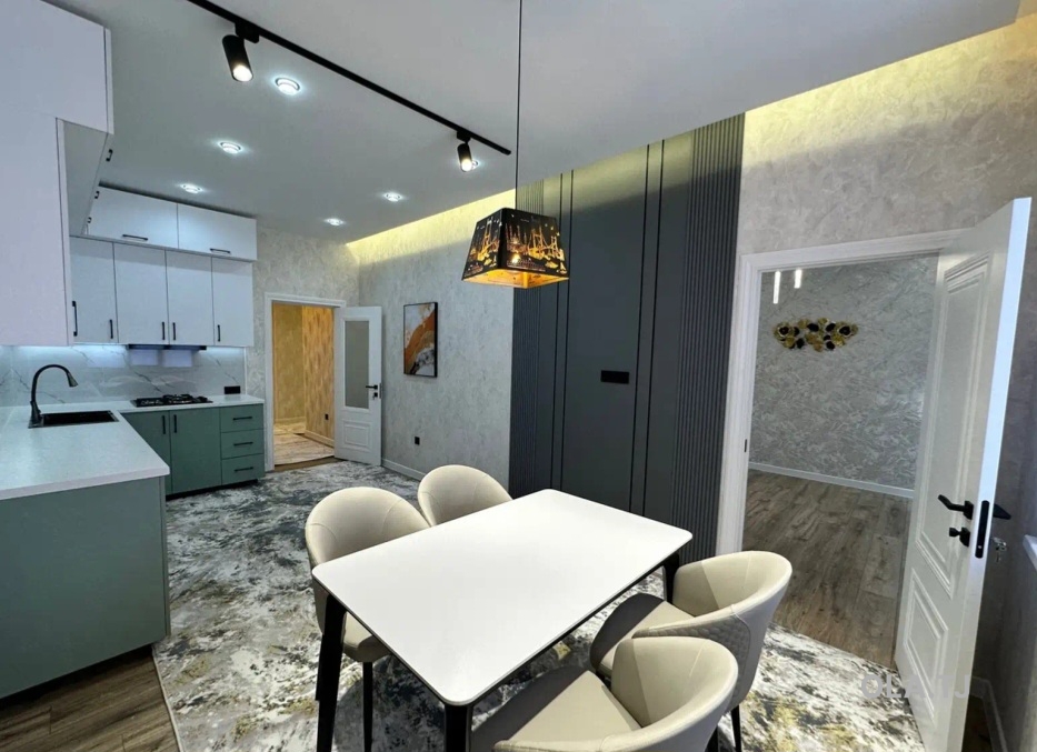 3 комнатная квартира, 8 этаж, 96 м²