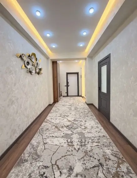 3 комнатная квартира, 9 этаж, 77 м²