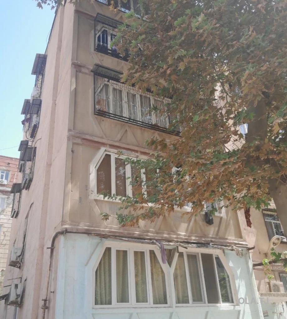 4 комнатная квартира, ,