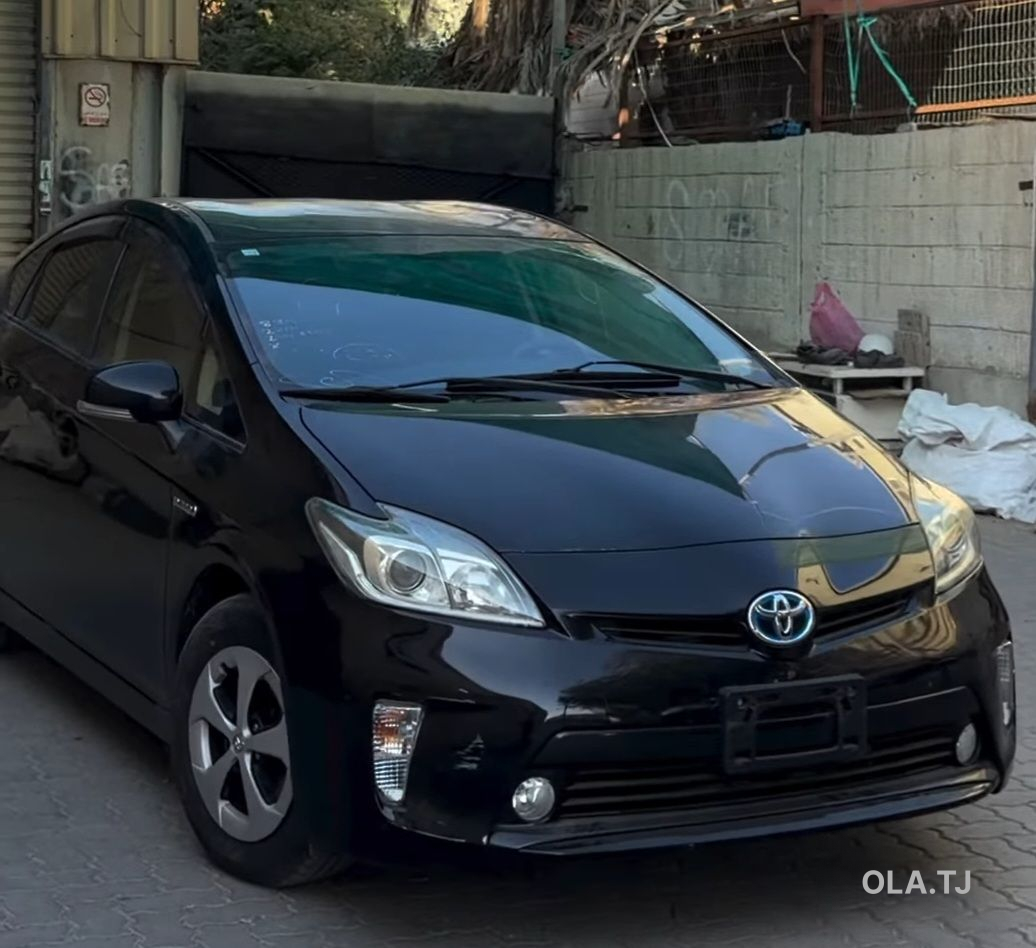 Toyota Prius,  2014