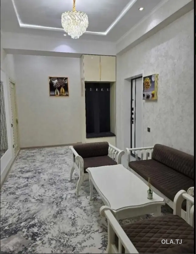 3 комнатная квартира, 8 этаж, 77 м²
