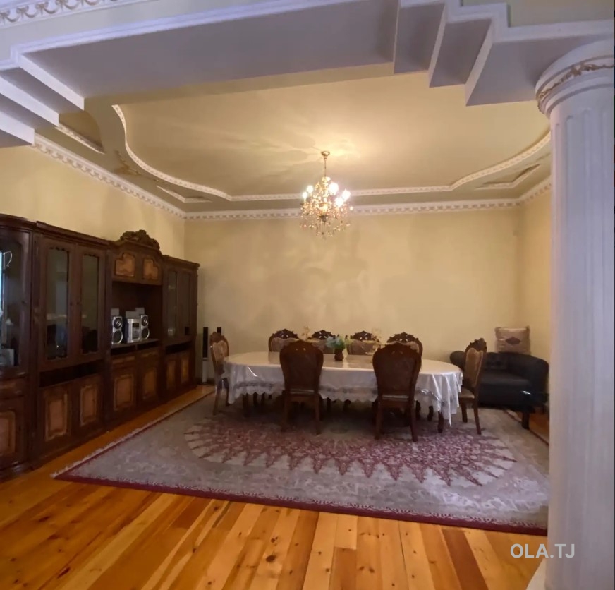Дом (хавли), 8 комнат, 32 эт
