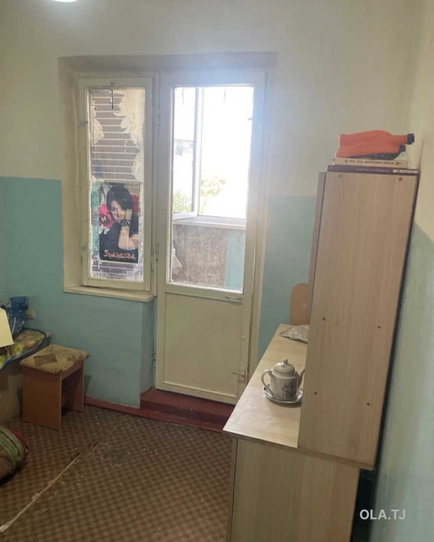 4 комнатная квартира, ,