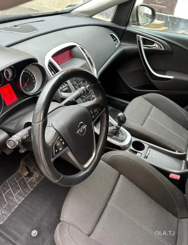 Opel Astra J,  2014