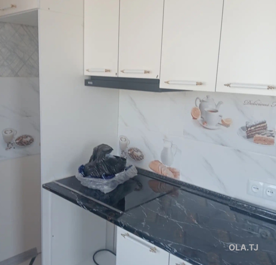 3 комнатная квартира, 8 этаж, 90 м²
