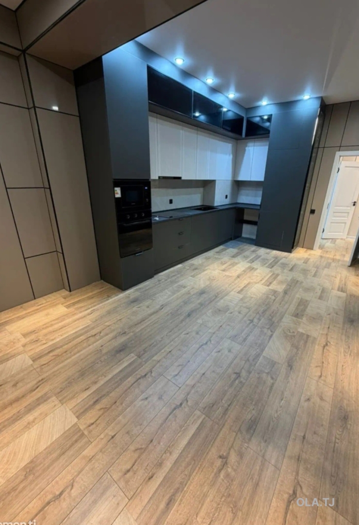 3 комнатная квартира, 18 этаж, 118 м²