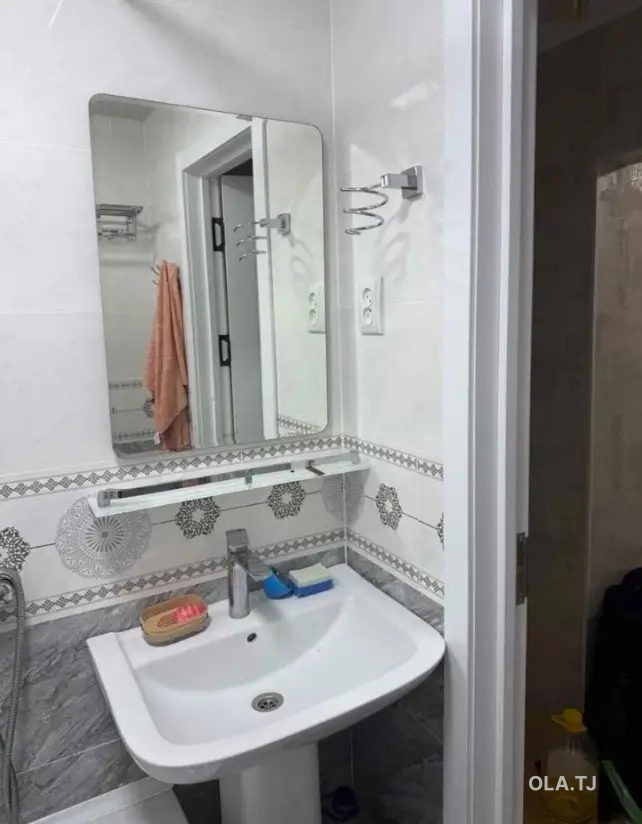 2 комнатная квартира,  этаж,