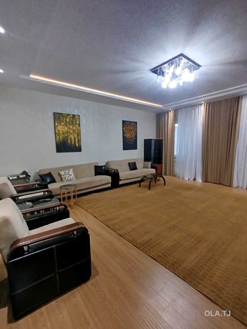 3 комнатная квартира, 3 этаж, 160 м²