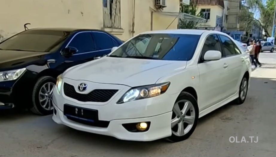 Toyota Camry,  2011