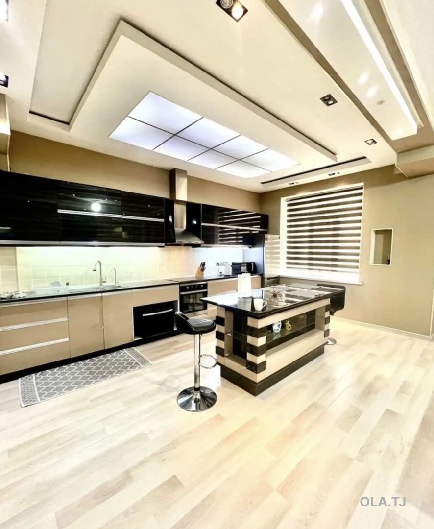 3 комнатная квартира, 8 этаж, 116 м²