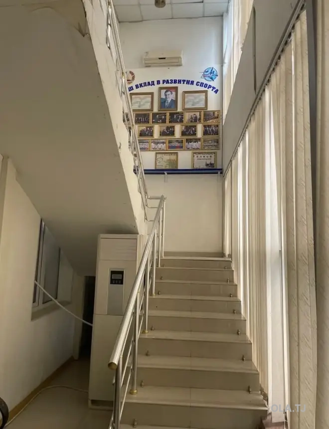 Офис на продажу, Отдельно стоящее здание, 370 м²